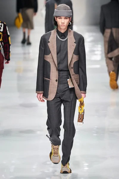 Look 30